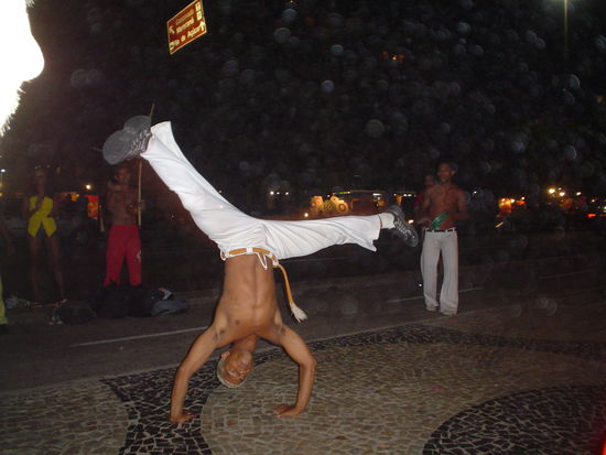 A street capoiera performance