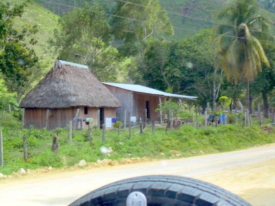 ...first look at houses in Guatemala: different style and shape...