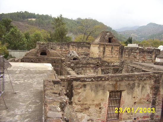 ...the bald spot on the hill is Cerro de la Cruz, a viewpoint famous for mugging tourists. Foreground is cathedral destroyed by another earthquake...