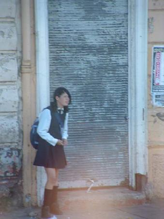 Most part of South American pupils wear uniforms. In the region from Santiago to the North they are navy blue, the paints replace the dresses the highest the altitude is