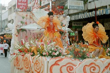 Loi Krothong parade in Lampang