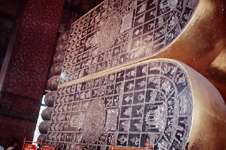 Inlaid feet of the reclining Buddha at Wat Pho
