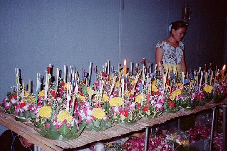 Loi Krothong vendor