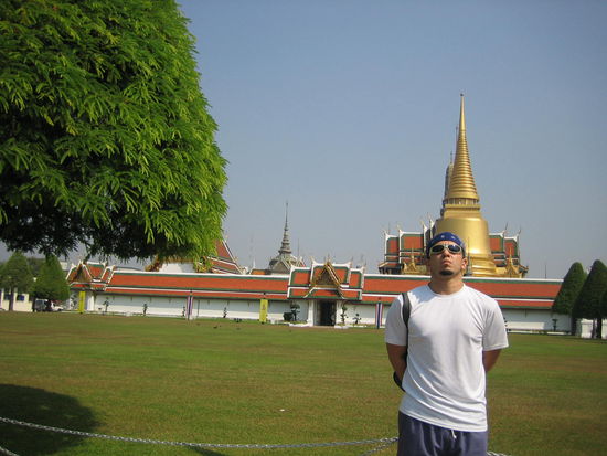 H's infamous gangsta pose