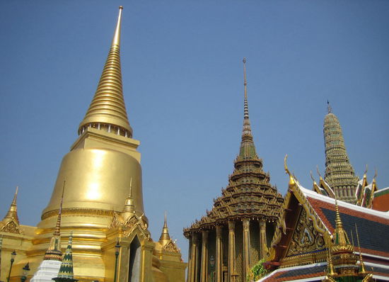 An overall view of Wat Phrao Kaew