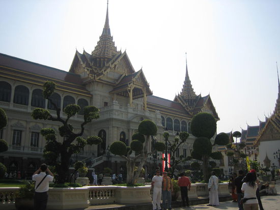 The Grand, and heavily congested, Palace