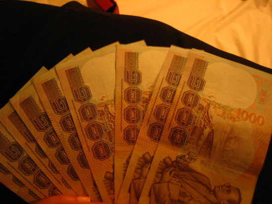 9,000 baht richer!