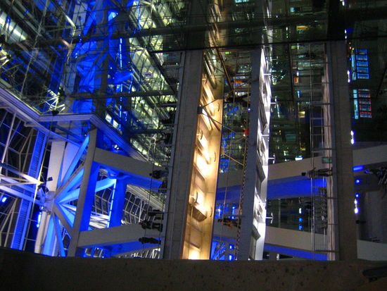 According to Luchtzak Aviation, Bangkok's Suvarnabhumi (say that quickly 10x's) Airport is 'the most beautiful airport in the world'