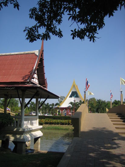 Shrine to King Naresuan, former King of Ayutthaya