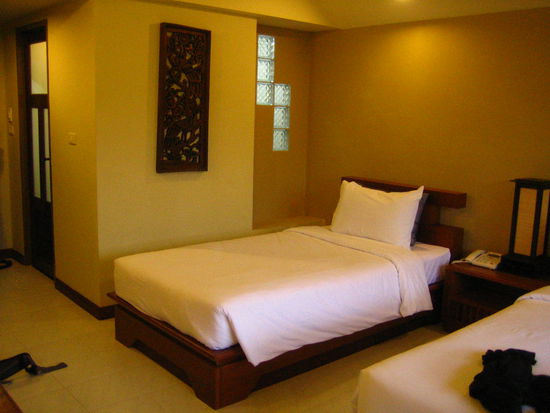 Ahhh... the comforts of a hot shower and firm bed, Lucy and Ricky style!