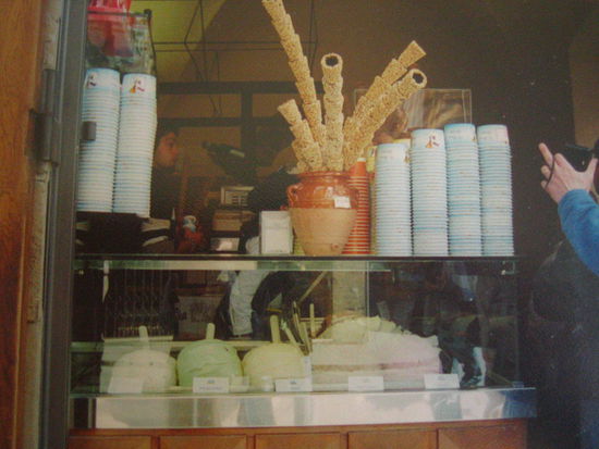 Flippin' bird at the gelateria