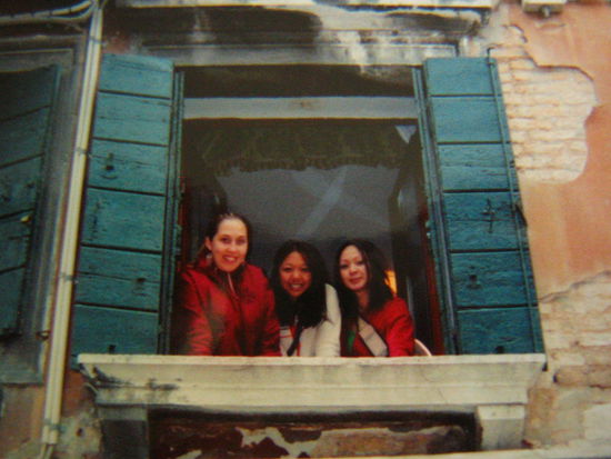 Poor Tomaso ran all the way downstairs to snap this shot!