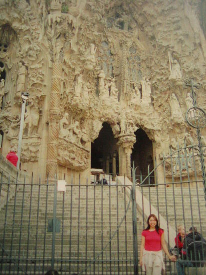 Me, in front of La Sagrada Familia
