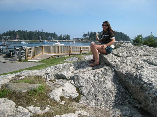 I love eating ice cream at parks and lakes