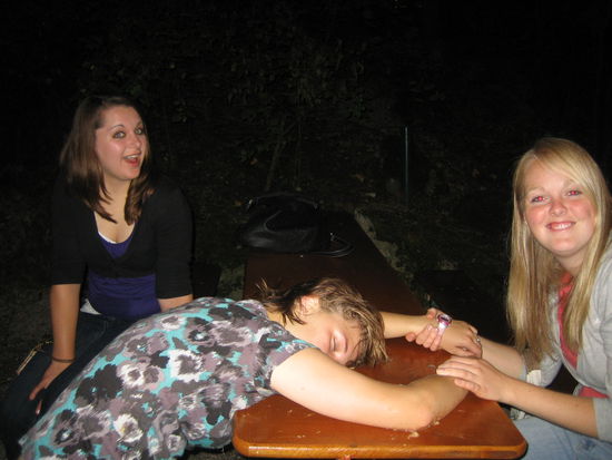 Ahhh this girl is lucky to have such great friends 