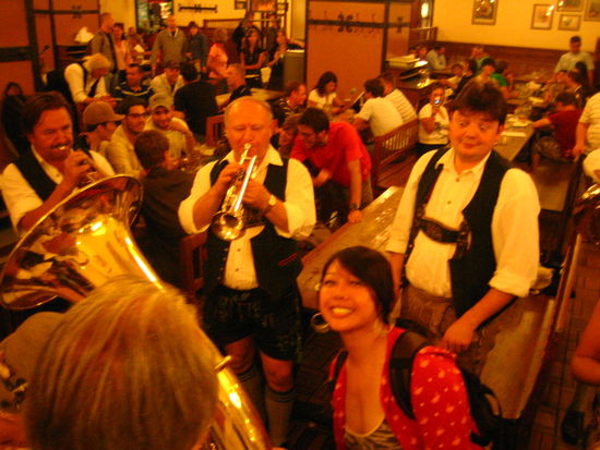 Ch-ch-check it out (the guy's expression behind me)