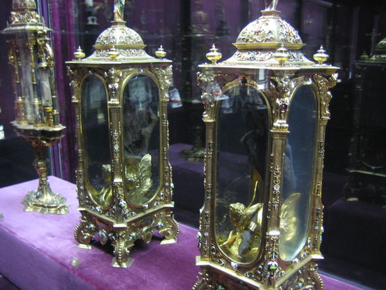 My favorite part of the museum, the mummified body parts!