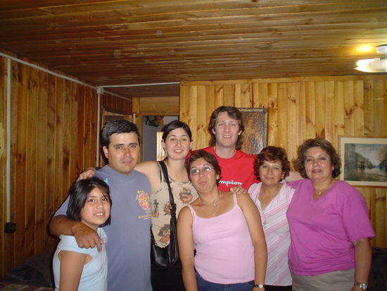 From left to right (spot the gringos) -
Maria Paz, Cono (cousin), me, Gabyta, Julius, Tia Mona and Tia Gaby in the house we are staying in.