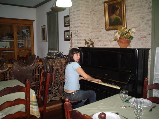 Singing Curls a happy birthday song!