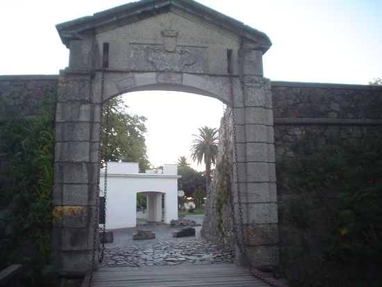 Fortress gate