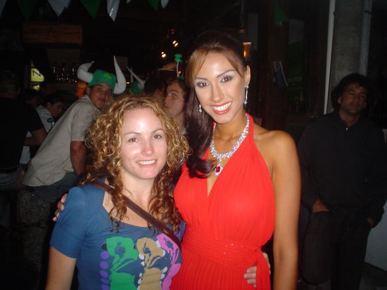 How freaky does Miss Uruguay look?