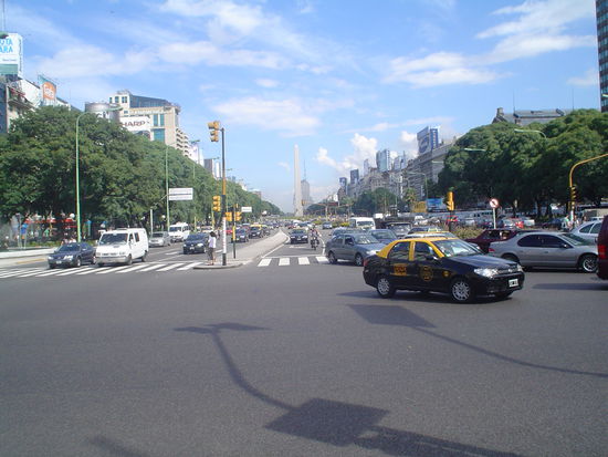Avenida 9 de Julio (widest street in the world)