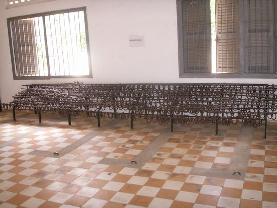 These were used to chain prisoners by their ankles