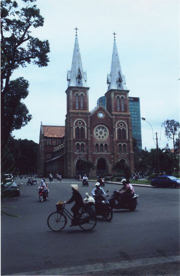 Problems of expired films.. The blue cast!