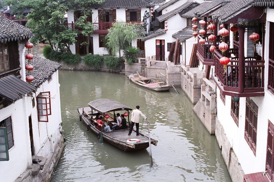 The water "street"..