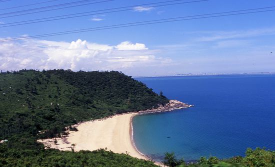 Some of the scenery on the Danang Hue route.