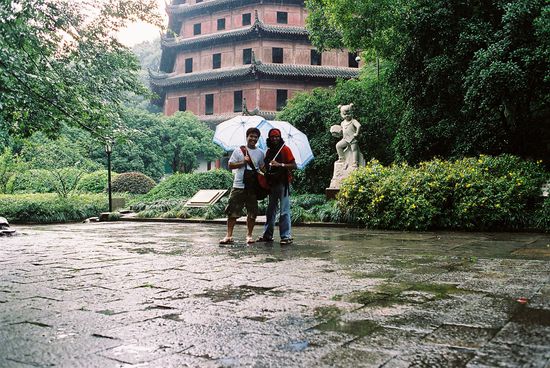 Gilbert, me and our two blue umbrellas...