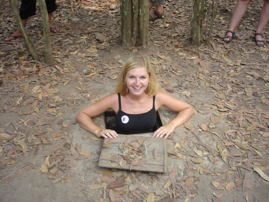 Inside one of the Cu CHi Tunnels (scary...)