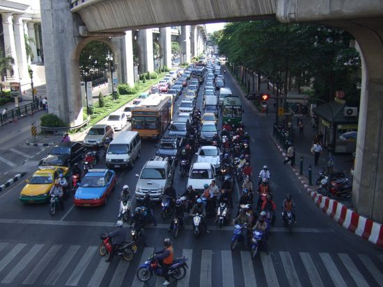 Phayathai Rd viewed from walkway above Ploenchit Rd.