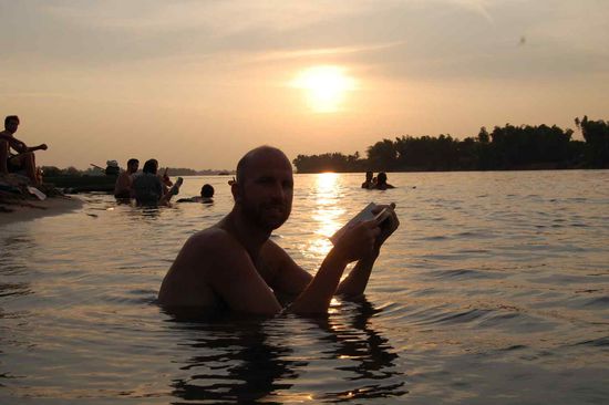 a quiet reading under the setting sun,