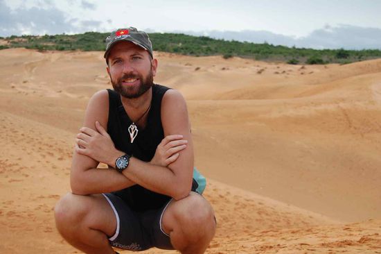 No razor for 5 weeks - it is beyond the itching phase now! Met my role model on the way - a guy looking like Moses, who hasn't shaved for 7 months. So it's a long way to go 