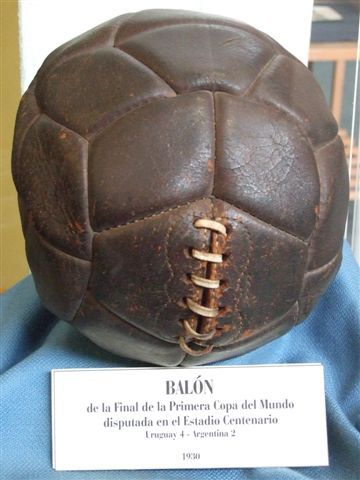 museo del futbol - montevideo - first ball of world cup finale uruguay-argentina 4:2