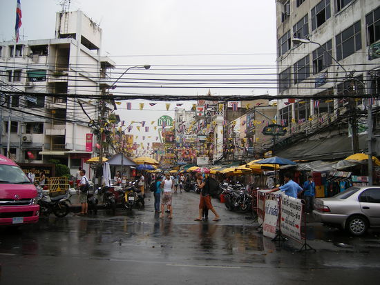 Entrance to the famed Khao San Road.