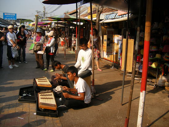 Street performers at Chatuchuk market.