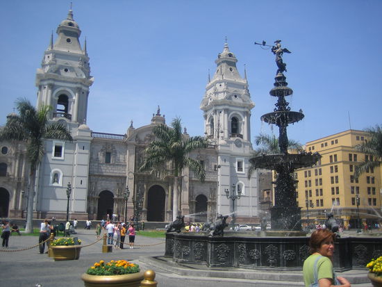Plaza de Armas with cathedral.
