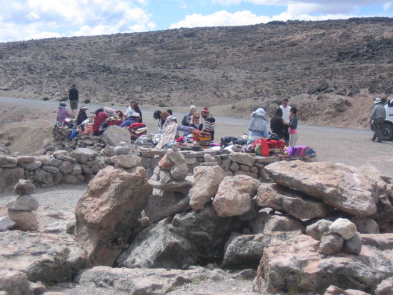 And at every stop: souvenir vendors.