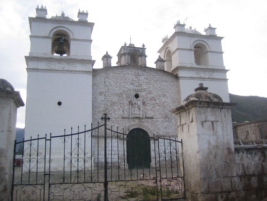 A solid church in a little town. An other remain of the Spanish conquestors.