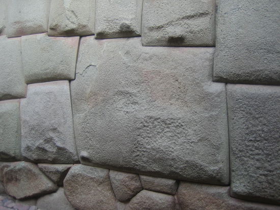 The most photographed stone in Cusco. Part of the old Inka city wall: the remarkable 12-cornered stone.