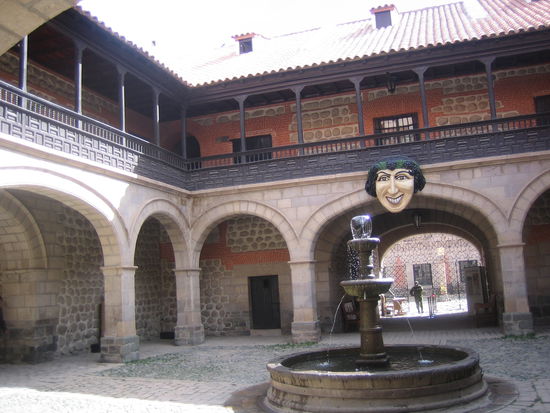 The Museo de la monneda in a building that used to be money factory, prision, seat of the military among others...