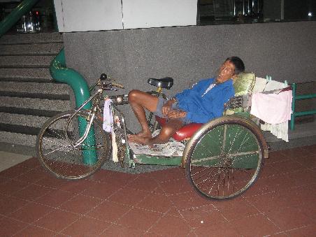 busy life in singapore