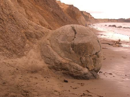 moeraki boulders