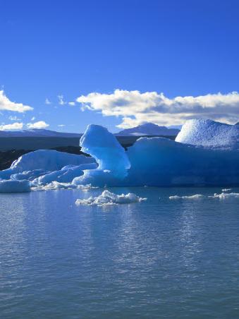 The icebergs of Glacier Upsala